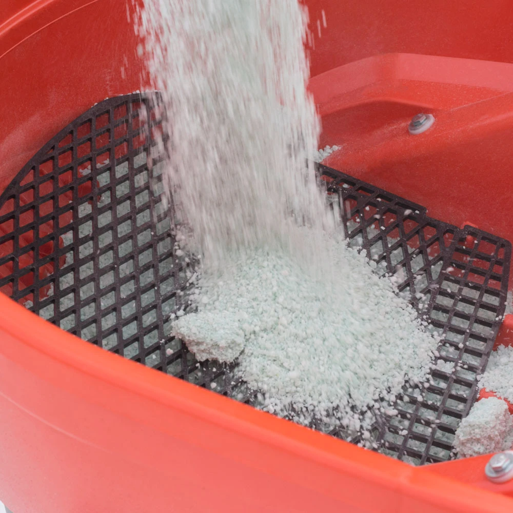 Agri-Fab 130 Lb. Ice Melt Push Broadcast Spreader 3 Agri-Fab 130 Lb. Ice Melt Push Broadcast Spreader - Image 3